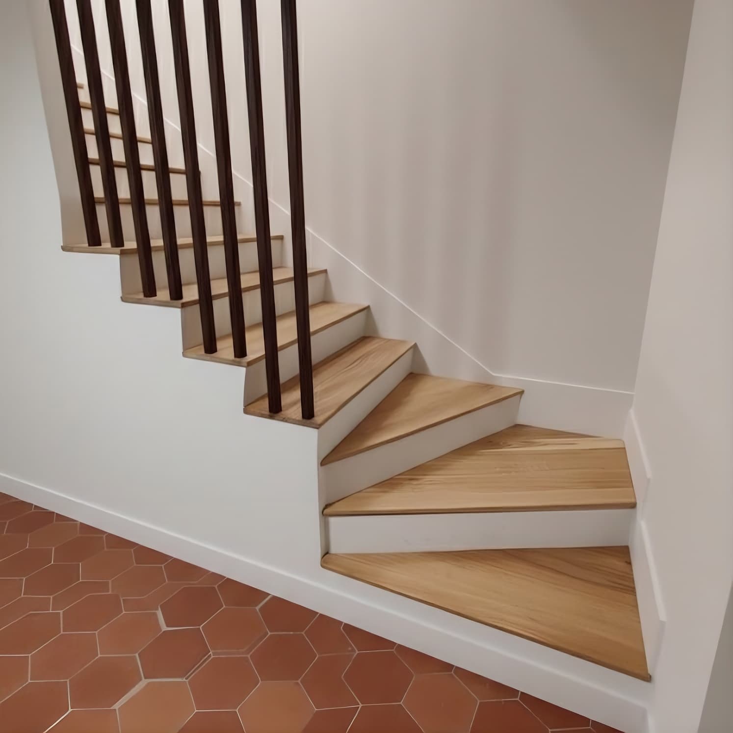 Recouvrement d'escalier - Recouvrir un escalier existant avec du bois massif. Système 1 & 2.